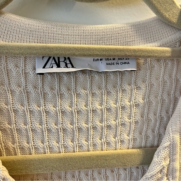 Zara knit polo size medium with detail buttons - Picture 3 of 4
